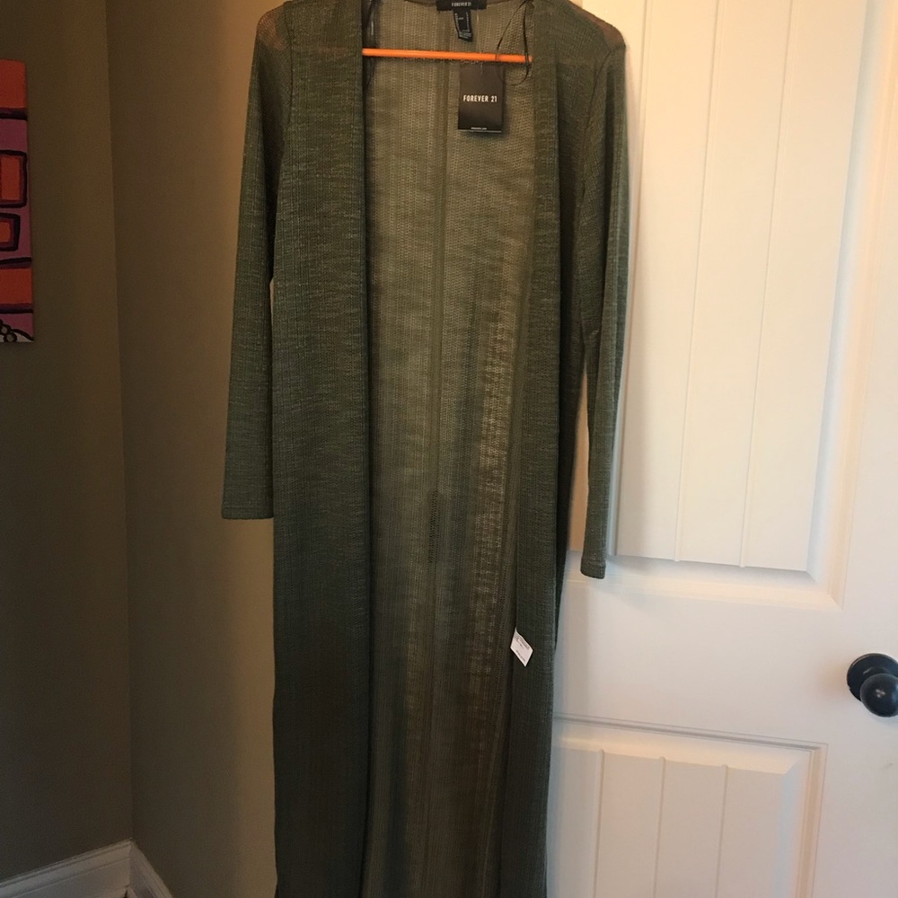 Size Large Duster. Forever 21. NWT.